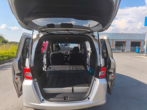 2014 Honda Freed Spike I Рестайлинг 2, серебристый, 1150000 рублей - вид 10