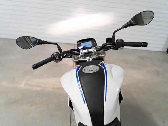 2018 BMW G 310 R, белый - вид 13