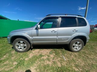 2011 Chevrolet Niva I Рестайлинг, серебристый, 510000 рублей, вид 4