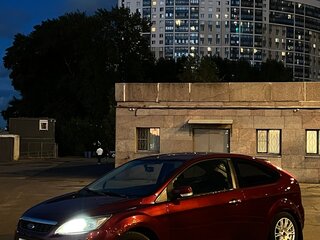 2008 Ford Focus II Рестайлинг, красный, 410000 рублей, вид 1