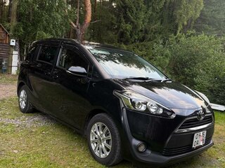 2018 Toyota Sienta II, чёрный, 1480000 рублей, вид 2
