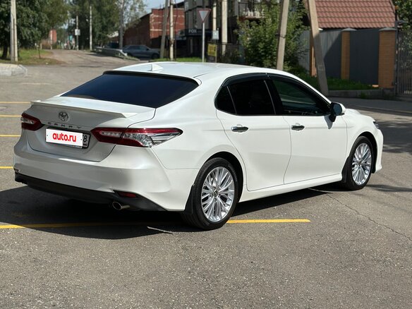 2021 Toyota Camry VIII (XV70), белый, 3050000 рублей - вид 9
