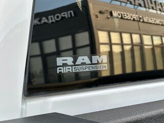 2020 Ram 1500 Crew Cab V, белый, 6800000 рублей, вид 5