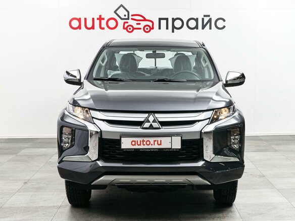 2022 Mitsubishi L200 V Рестайлинг, серый, 3990000 рублей - вид 1