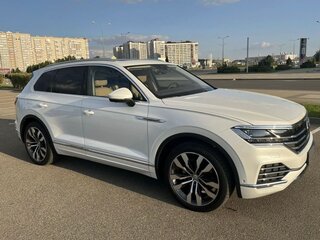 2021 Volkswagen Touareg III, белый, 7449999 рублей, вид 2