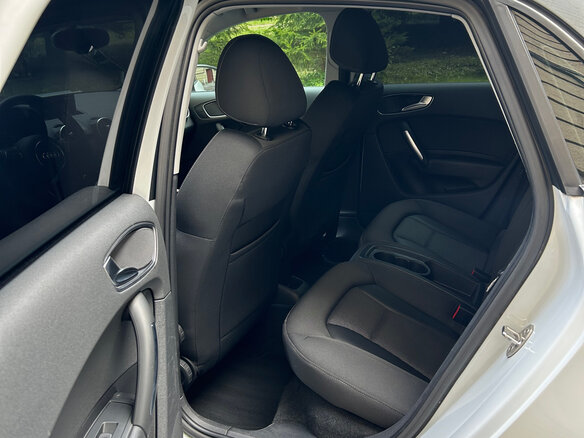2013 Audi A1 I (8X), белый, 920000 рублей - вид 7