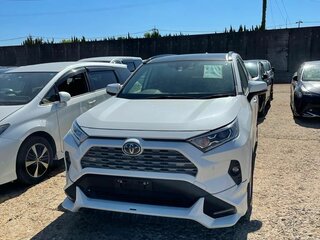2020 Toyota RAV4 V (XA50), белый, 4000000 рублей, вид 1