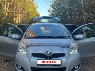 2008 Toyota Vitz II (XP90), серебристый, 600000 рублей, вид 2