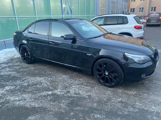 2007 BMW 5 серии 530xi V (E60/E61) Рестайлинг, чёрный, 990000 рублей, вид 4