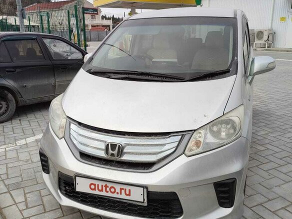 2012 Honda Freed I Рестайлинг, серебристый, 1200000 рублей