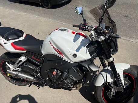 2008 Yamaha FZ1, белый, 650000 рублей, вид 1