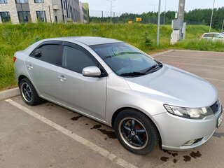 2009 Kia Cerato 5-speed II, серебристый, 500000 рублей, вид 4