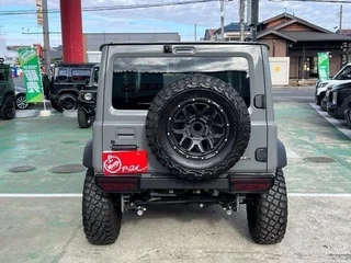2021 Suzuki Jimny Sierra IV, серый, 1380000 рублей, вид 3