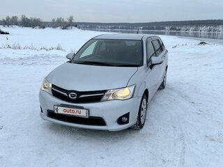 2014 Toyota Corolla Fielder XI (E160, E170, E180), серебристый, 1320000 рублей, вид 3
