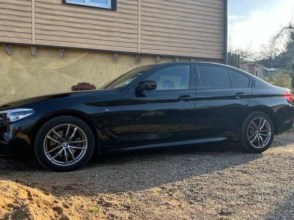 2019 BMW 5 серии 520i VII (G30/G31/G38), чёрный, 3524878 рублей - вид 3