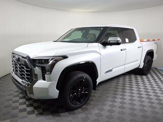2025 Toyota Tundra CrewMax III, белый, 11037624 рублей, вид 4