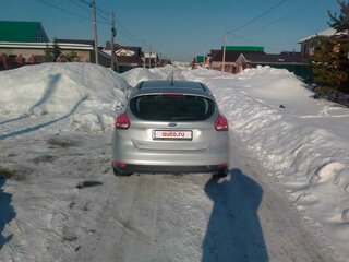 2016 Ford Focus III Рестайлинг, серебристый, 850000 рублей, вид 2