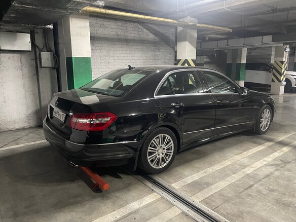 2012 Mercedes-Benz E-Класс 300 IV (W212, S212, C207), чёрный, 2200000 рублей - вид 1