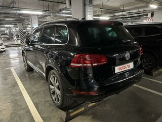 2013 Volkswagen Touareg II, чёрный, 1999999 рублей, вид 3