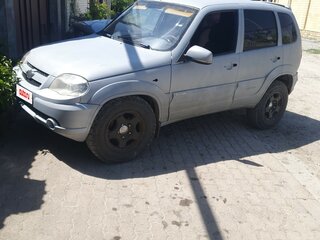 2012 Chevrolet Niva I Рестайлинг, серебристый, 250000 рублей, вид 1
