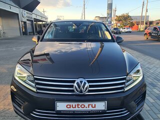 2015 Volkswagen Touareg II Рестайлинг, коричневый, 3500000 рублей, вид 2