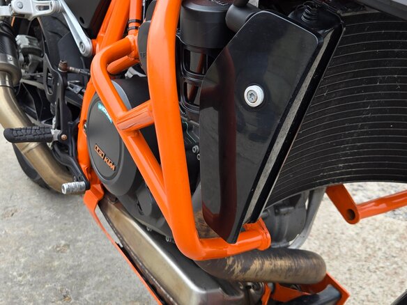 2013 KTM 690 Duke, чёрный, 500000 рублей - вид 6