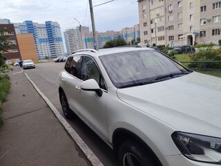 2011 Volkswagen Touareg II, белый, 1700000 рублей, вид 4