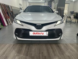 2020 Toyota Camry VIII (XV70), белый, 2850000 рублей, вид 2