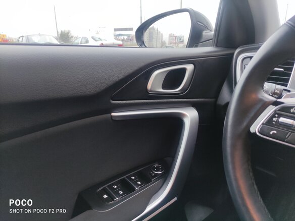 2019 Kia Ceed III, чёрный, 1900000 рублей - вид 4