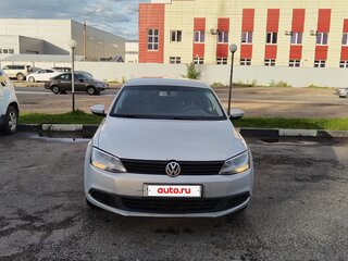 2011 Volkswagen Jetta VI, серебристый, 580000 рублей, вид 1