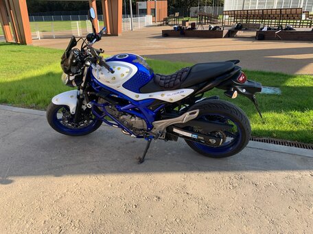 2011 Suzuki SFV 650 Gladius, белый, 420000 рублей, вид 3