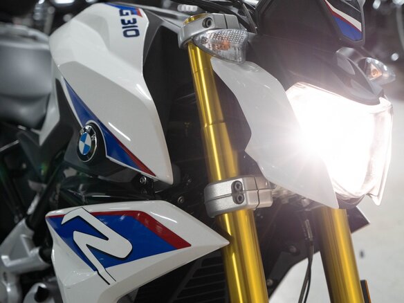 2018 BMW G 310 R, белый - вид 17