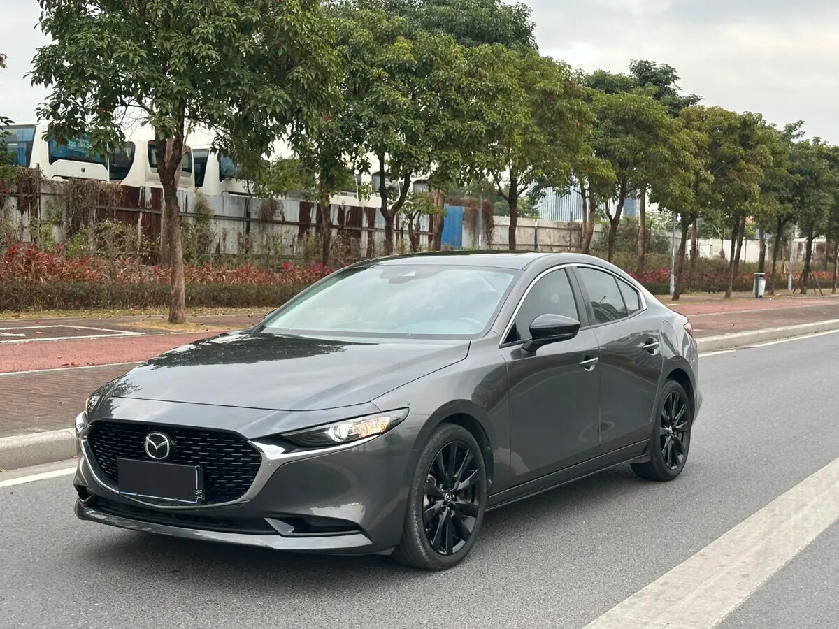 Открыть фотографии: Mazda 3 IV (BP)