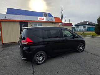 2019 Honda Freed II, чёрный, 1750000 рублей, вид 2