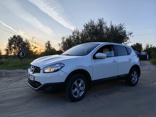 2013 Nissan Qashqai I Рестайлинг, белый, 990000 рублей, вид 2