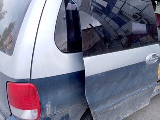 2002 Kia Carnival I Рестайлинг, серебристый, 500000 рублей, вид 3