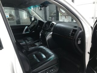 2012 Toyota Land Cruiser 200 Series Рестайлинг 1, белый, 3850000 рублей, вид 5