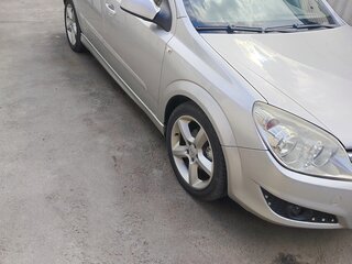 2009 Opel Astra H Рестайлинг, серебристый, 620000 рублей, вид 1