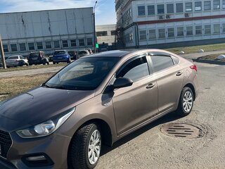 2018 Hyundai Solaris II, коричневый, 1000000 рублей, вид 2