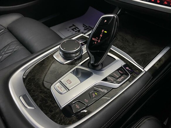 2017 BMW 7 серии 740e VI (G11/G12), серебристый - вид 31