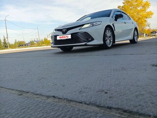2019 Toyota Camry VIII (XV70), белый, 2600000 рублей, вид 2