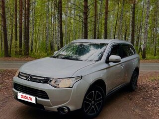 2014 Mitsubishi Outlander III, серый, 1130000 рублей, вид 1