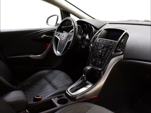 2012 Opel Astra J Рестайлинг, белый, 920000 рублей - вид 5