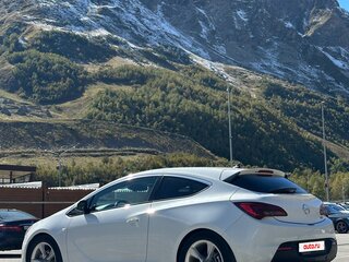 2012 Opel Astra GTC J Рестайлинг, белый, 850000 рублей, вид 1