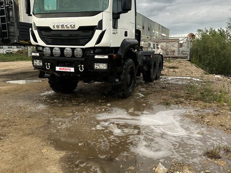 2013 Iveco Trakker, белый, 5300000 рублей, вид 3