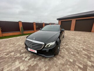 2017 Mercedes-Benz E-Класс 200 V (W213, S213, C238), чёрный, 2850000 рублей, вид 2