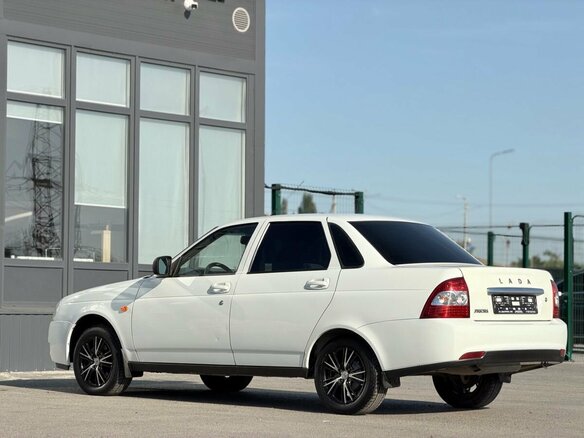2016 Lada (ВАЗ) Priora I Рестайлинг, белый, 660000 рублей - вид 11