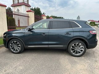 2021 Lincoln Nautilus I, серый, 2300000 рублей, вид 4