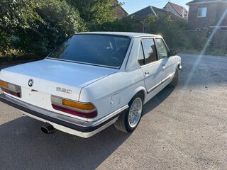1983 BMW 5 серии 520i II (E28), белый, 390000 рублей, вид 3