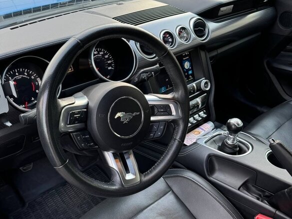 2019 Ford Mustang VI Рестайлинг, синий, 2650000 рублей - вид 8